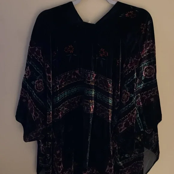 Akemi + Kin Anthropologie Womens Titania Velvet Kimono Wrap - Picture 3 of 3